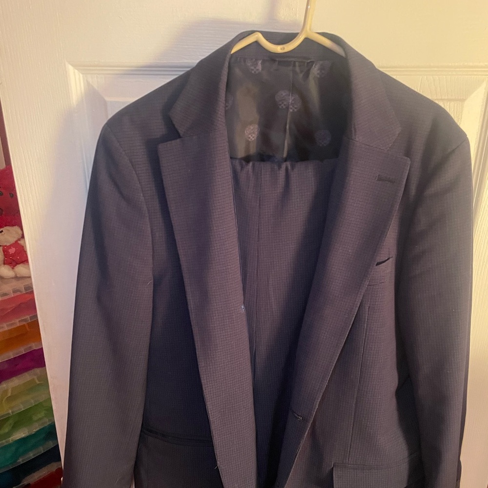 Vince Camaro suit, only worn 3 times! Pants 35/32.